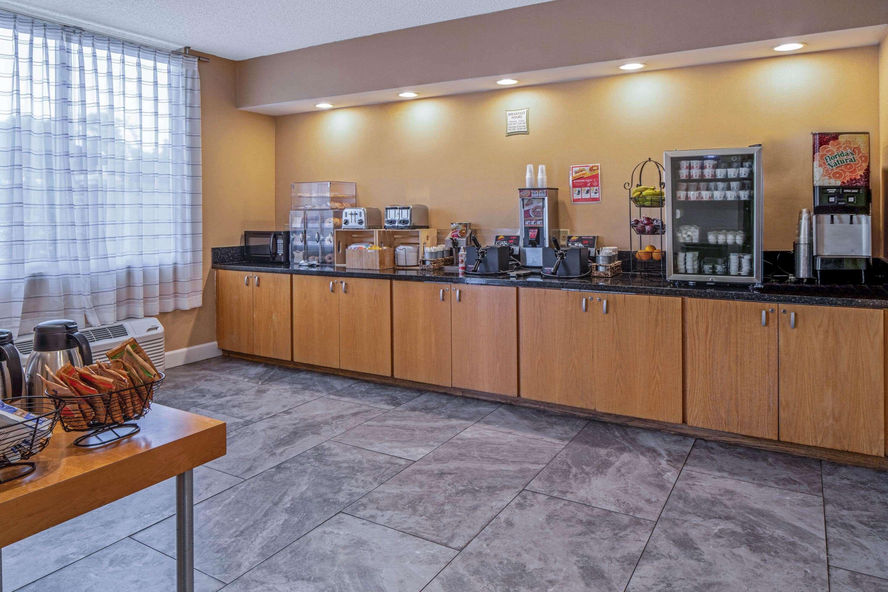 La Quinta By Wyndham Naples Downtown Otel Dış mekan fotoğraf