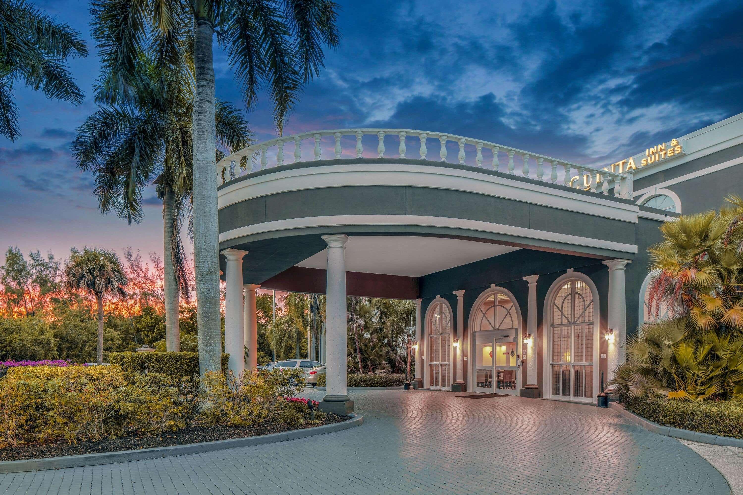 La Quinta By Wyndham Naples Downtown Otel Dış mekan fotoğraf