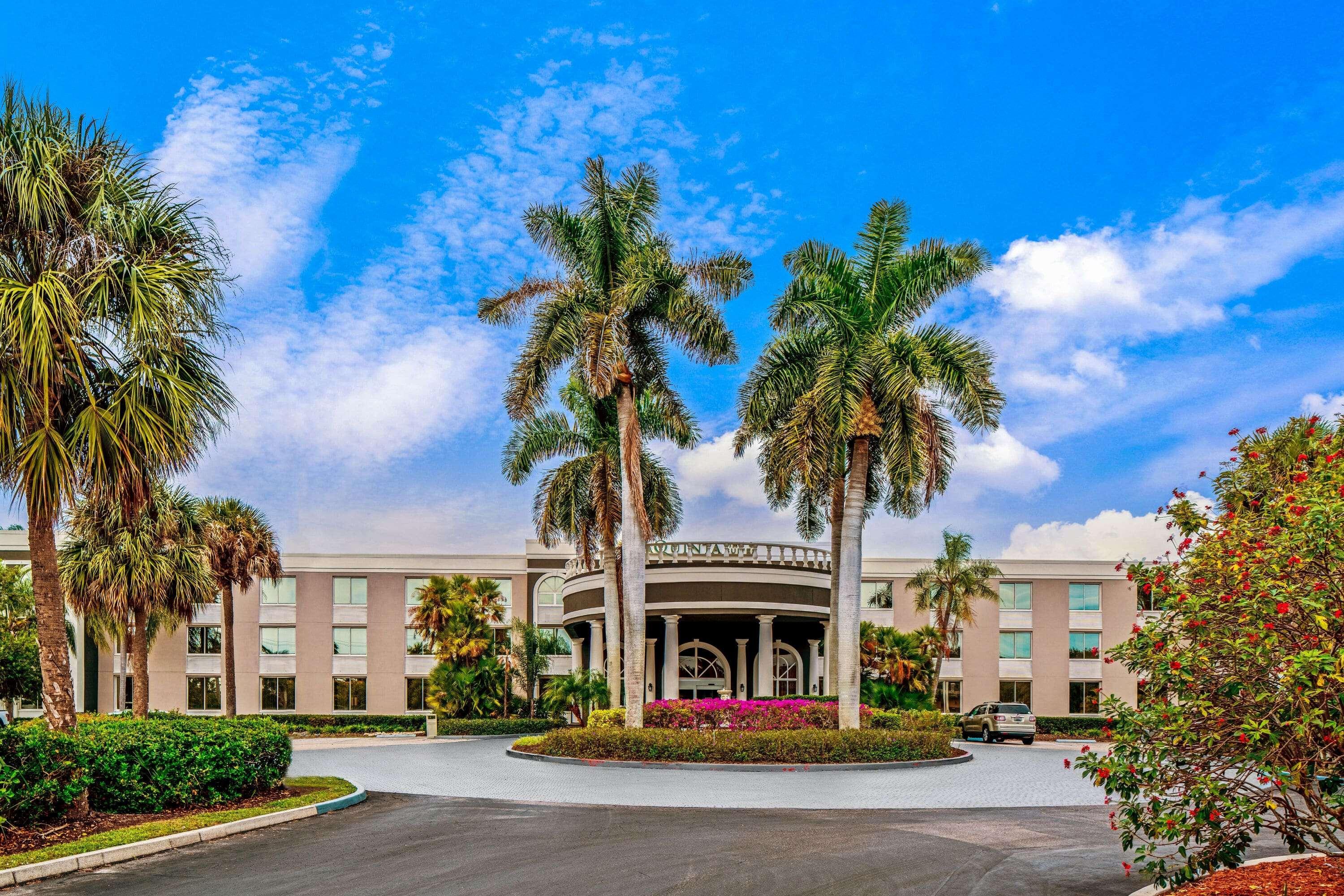 La Quinta By Wyndham Naples Downtown Otel Dış mekan fotoğraf