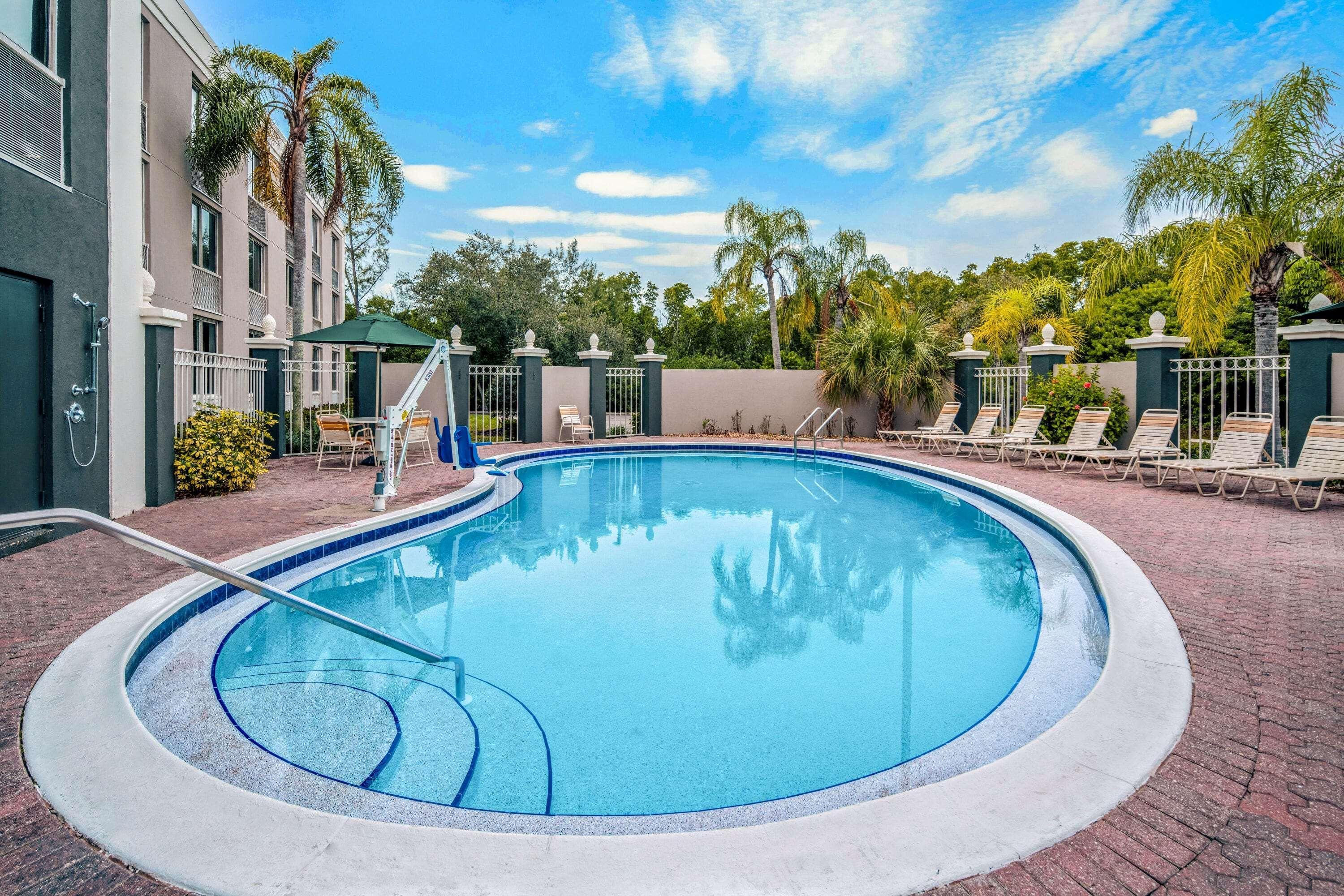 La Quinta By Wyndham Naples Downtown Otel Dış mekan fotoğraf