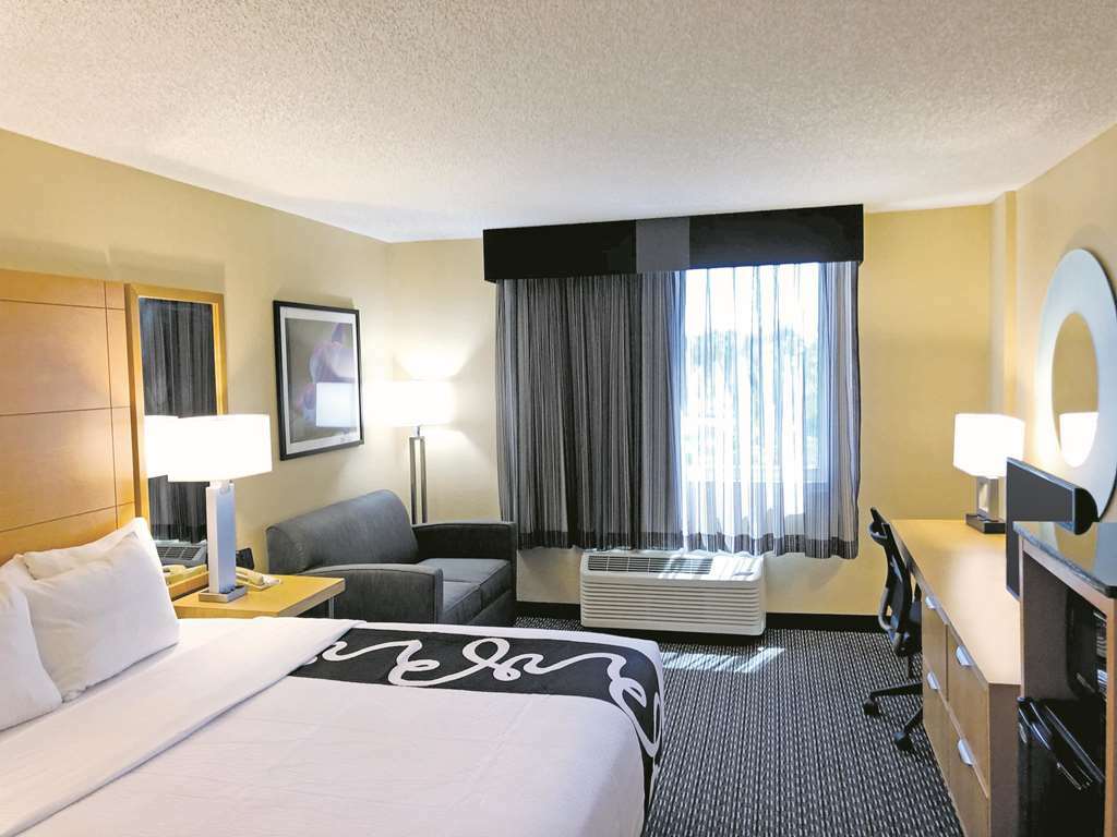 La Quinta By Wyndham Naples Downtown Otel Oda fotoğraf