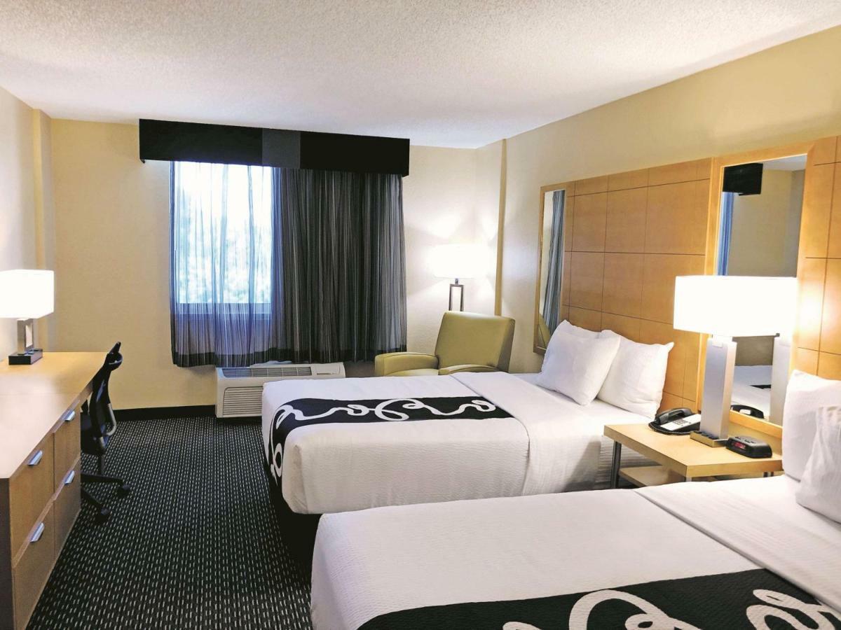 La Quinta By Wyndham Naples Downtown Otel Oda fotoğraf