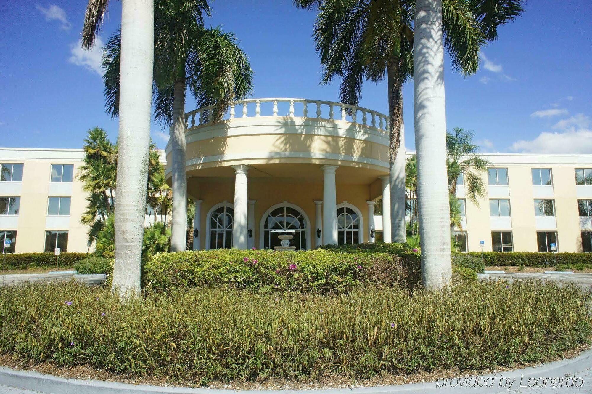 La Quinta By Wyndham Naples Downtown Otel Dış mekan fotoğraf