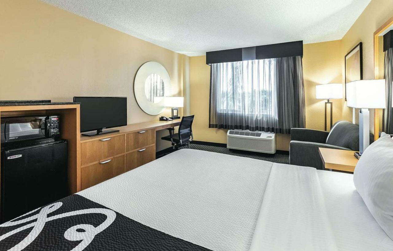 La Quinta By Wyndham Naples Downtown Otel Dış mekan fotoğraf