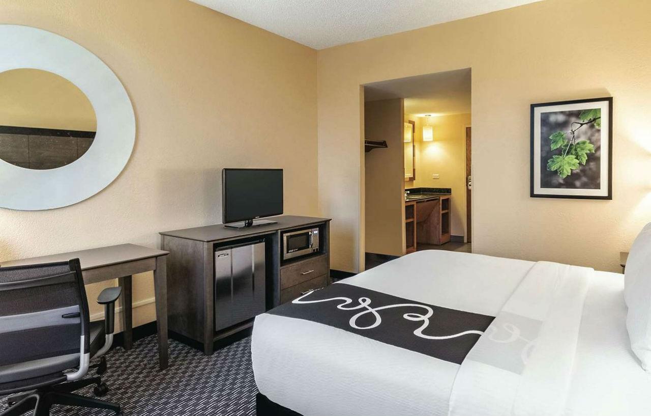 La Quinta By Wyndham Naples Downtown Otel Dış mekan fotoğraf